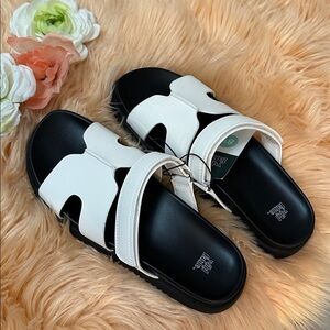 Black and White Slide Slip On Sandals With Velcro Strap Sz 8.5 NEW!